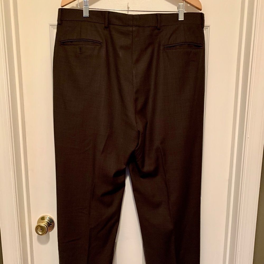 Jos A Bank Suit in Brownish Gray Size 43L - Picture 8 of 9